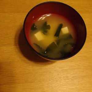 豆腐とわかめの味噌汁